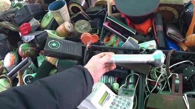 ЧТО ПОКУПАЮТ ЛЮДИ В СКУПКАХ | АКЦИЯ ВСЁ ПО 300 | ВНЕЗАПНЫЙ ГОСТЬ