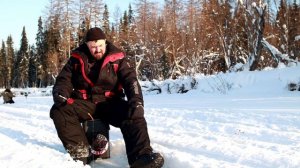 Ловля хариуса зимой | живем в палатке мороз минус сорок | зимняя рыбалка на Белой Кедве