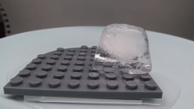 timelapse как тает кубик льда смотреть онлайн