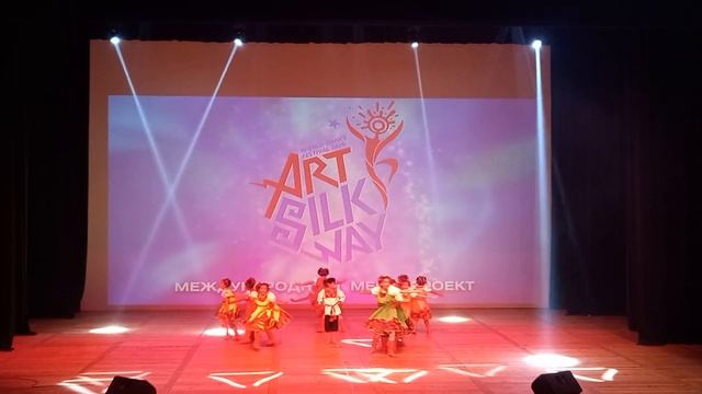 Танец "Четыре двора". смотреть онлайн