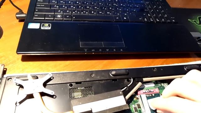 Розборка і чистка ноутбука Asus X51L (Asus X51L disassembly) смотреть онлайн