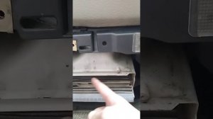 Замена фильтра салона Volvo XC70