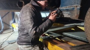 ВАЗ Нива. Сварка левого порога, из профильной трубы