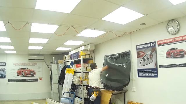 Тонировка лобового стекла. Тонировка лобового стекла атермальной пленкой