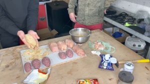 КОТЛЕТА ПО КИЕВСКИ VS КОТЛЕТА ПО ДОНБАССКИ