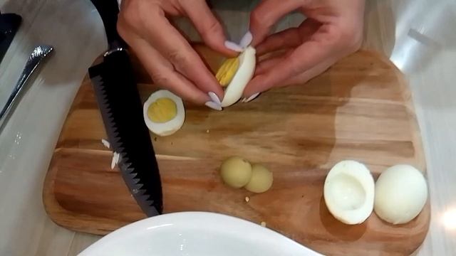 ЯЙЦА ФАРШИРОВАННЫЕ .ПЯТИМИНУТНАЯ ЗАКУСКА И НА ПРАЗДНИК И НА КАЖДЫЙ ДЕНЬ.