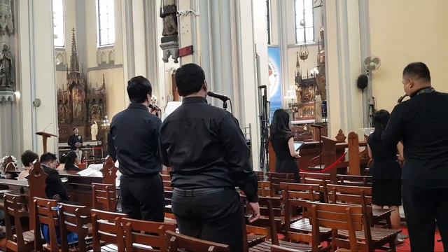 Berkatilah by Carmen Divina Choir (With Violin & Saxo) смотреть онлайн