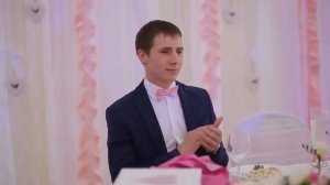 Невеста поет для мужа на свадьбе песню в подарок!