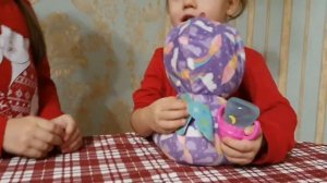 Новый друг у Лизы малыш Единорог/baby Unicorn, девочки делают обзор на игрушку