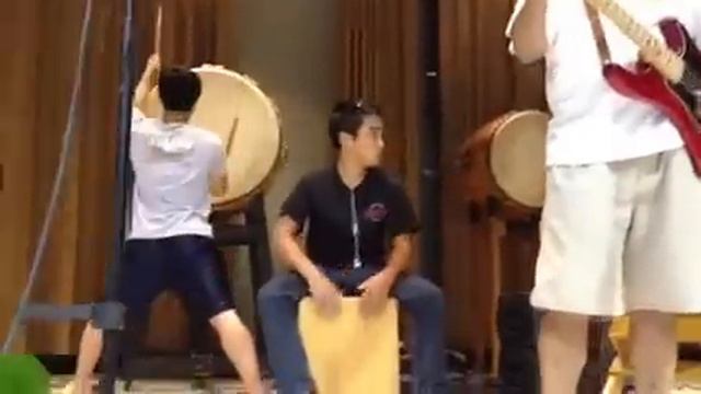 Taiko meets ukulele смотреть онлайн