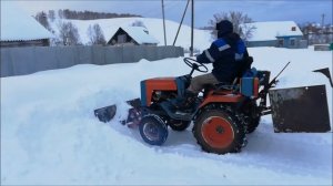 КМЗ-012. Уборка снега.