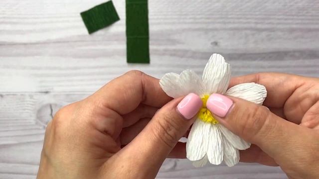 Ромашка из гофрированной бумаги / Chamomile DIY / How To Make Chamomile