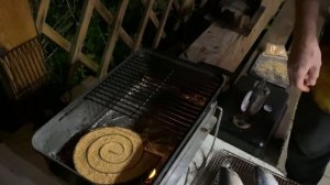 Скумбрия холодного копчения. Спиральный дымогенератор в гриле Weber Go-Anywhere!