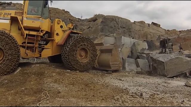ДОбыча гранита габбро, блоки. Отборка блоков. Интересное видео!