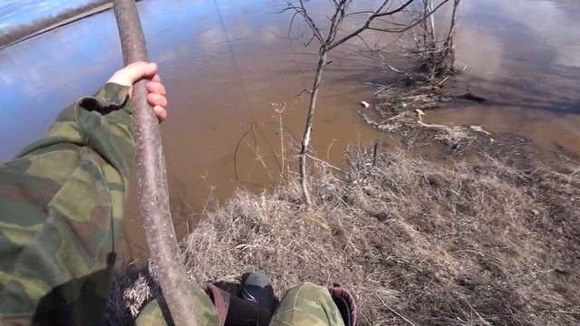 ПОЛОВОДЬЕ! РЫБАЛКА НА ПОДЪЁМНИК (ПАУК)! РЕКА БЕЛАЯ! смотреть онлайн