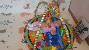 Развивающий коврик с дугами. Развитие ребёнка 3 месяца.