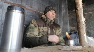 РЫБАЦКИЙ ДОМИК ИЗ ПОДДОНОВ! ОДИНОЧНЫЙ ПОХОД В ЗИМНИЙ ЛЕС .Как погреться сухим спиртом .
