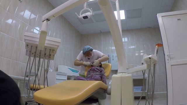 СОПЕ ВЫРВАЛИ ЗУБ И ОНА ДАЖЕ НЕ ЗАПЛАКАЛА! смотреть онлайн