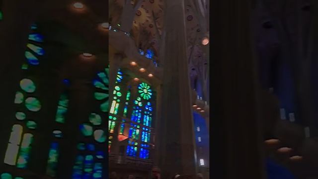 Visiting La Sagrada Familia Basilica in Barcelona, Spain ???