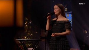 Sigrid - Home To You (This Christmas) [@nrk Live Performance / 2022]