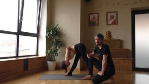 Паршвоттанасана. Как сделать позу. Видео разбор для новичков