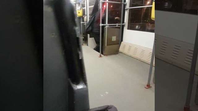 По шаболовской на трамвае вечером 4 апреля 2019 г. смотреть онлайн