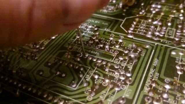 как быстро выпаять микросхему и не повредить дорожки смотреть онлайн