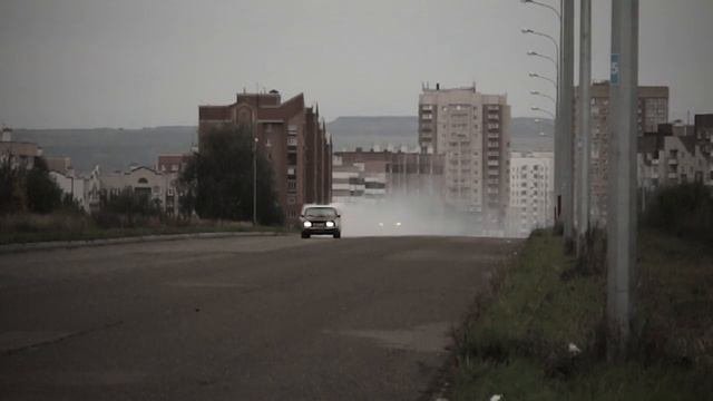 Что будет если ПОДЖЕЧЬ САЛЮТ В САЛОНЕ, НА ХОДУ ?!