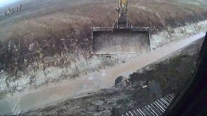 Одним экскаватором - водоотводная канава, мост, дорога.