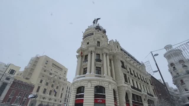 Зимние забавы на улицах Мадрида