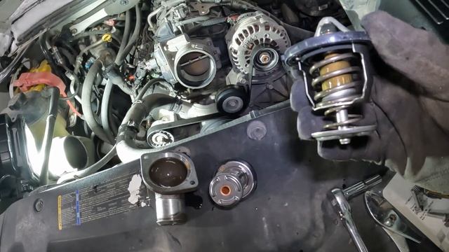 2007 - 2014 5.3L Chevrolet Silverado Thermostat Replacement - Super Easy! смотреть онлайн