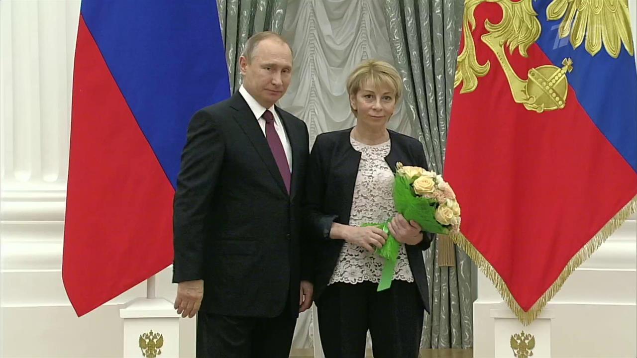 Владимир Путин вручил высокие награды выдающимся благотворителям и правозащитникам