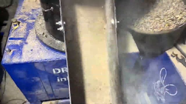 Привезли Образцы Опилки И Шипы Дубовой Для Грануляции Результат Образцы Сырые Толку Не Будет Сушить смотреть онлайн