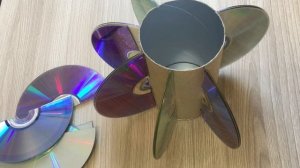 Блестящая поделка из DVD дисков ???