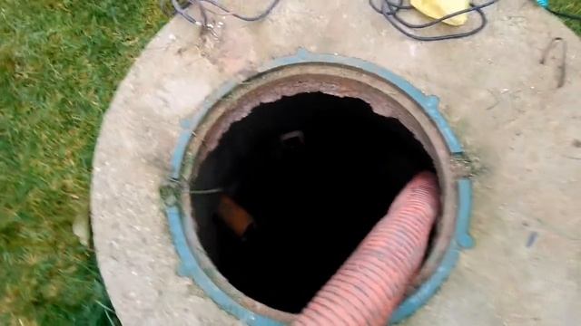 Откачка септика. Чистка дна колодца. Гарантийный выезд. смотреть онлайн