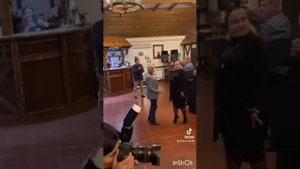 Зайнди Абдурахманов танцует ..