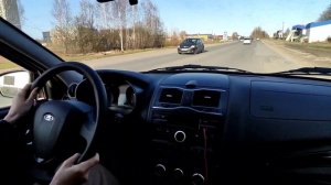 супруга первый раз за рулём гранта Кросс робот