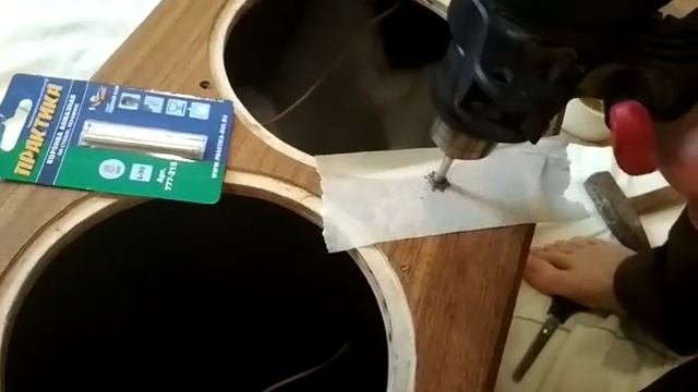 Как выкрутить обломившийся саморез