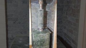 Отделка, зоны печи в парилке: печь ИзиСтим, плитка: рваный тилькохларид, экономайзер.