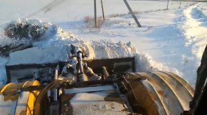 Трактор Кировец. Расчистка дорог от снега. Первый выезд.