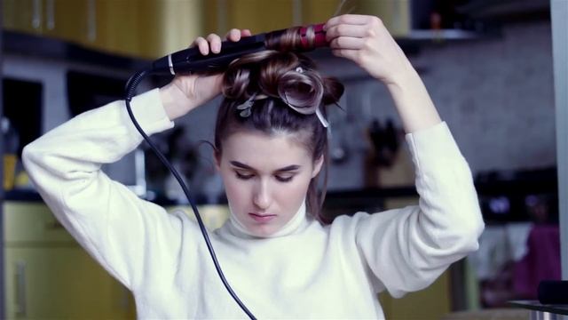 ЛАЙФХАК ДЛЯ ВОЛОС | САМЫЙ БЫСТРЫЙ СПОСОБ СДЕЛАТЬ КУДРИ | ЛОКОНЫ НА ПЛОЙКУ ЗА 5 МИНУТ