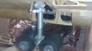 Як-42, тест основных стоек шасси. Yak-42 main landing gear test.