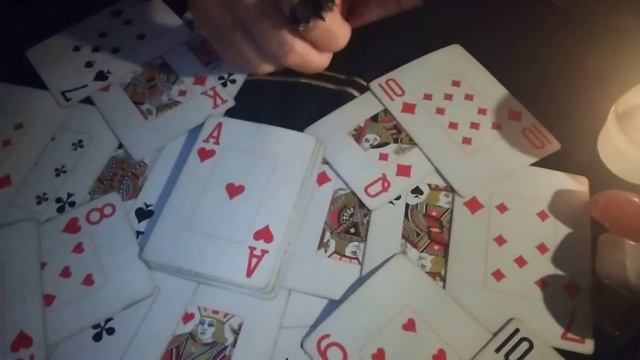 БЛИЖАЙШЕЕ БУДУЩЕЕ ЧЕРВОВОЙ ДАМЫ... смотреть онлайн