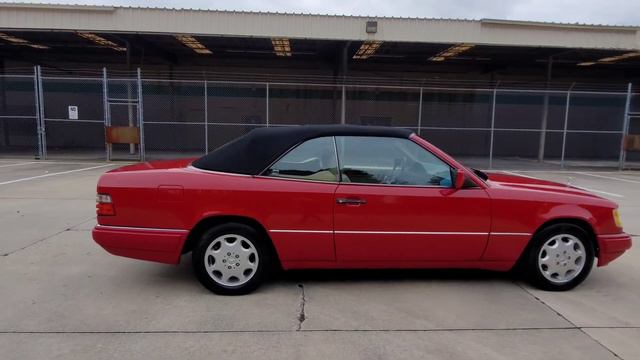 1994 Mercedes-Benz E320 Cabriolet Walk around II смотреть онлайн