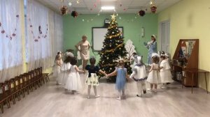 Танец общий, в детском саду. Елочка-малышка. Младшая группа