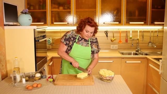 Калаладика. Карельская запеканка из картофеля, сельди и свинины с яйцами и молоком.