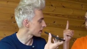 кто последний возьмёт телефон получит *1000$*