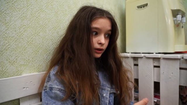 РАЗБОРКИ ЗА ШКОЛОЙ!!! МАШУ ХОЧЕТ ПРОУЧИТЬ БЫВШАЯ КИРИЛЛА!!! смотреть онлайн