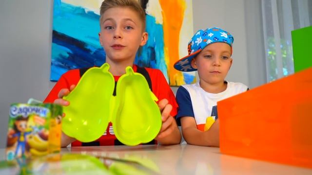 Почему всегда все младшим? Что в коробке ? What is in the box ? смотреть онлайн