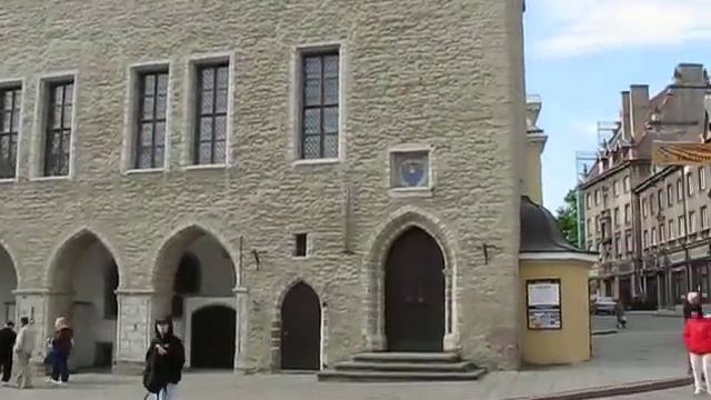 Ратушная площадь города Таллинн. смотреть онлайн